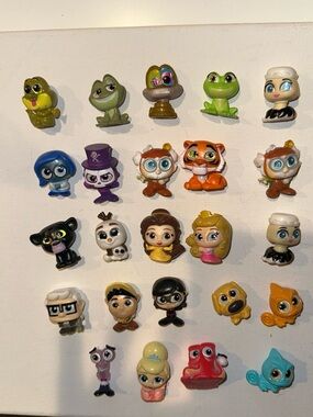Disney Doorables Lot of 24 Figures